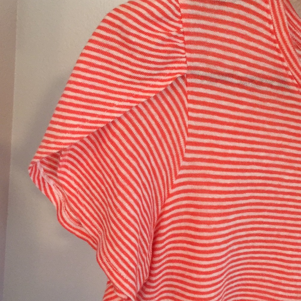 Simply styled tee shirt - Picture 2 of 4